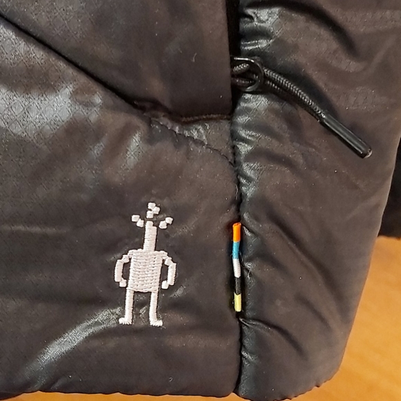 Size small smart wool hooded jacket - Picture 6 of 6